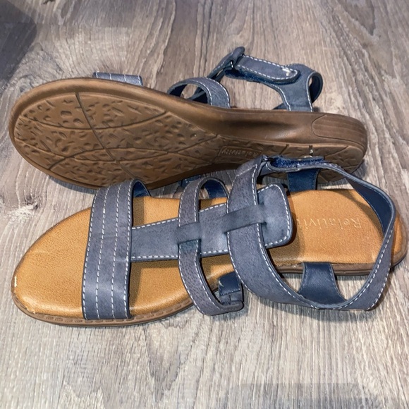 Relativity Womens Sandals 9M Blue Gray 3 Strap Faux Leather Adjustable Comfort - Picture 8 of 9